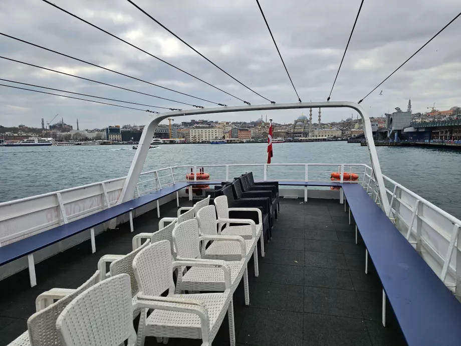 Верхня палуба корабля на Дівочій вежі