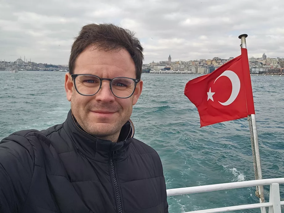 Я на човні до Дівочої вежі