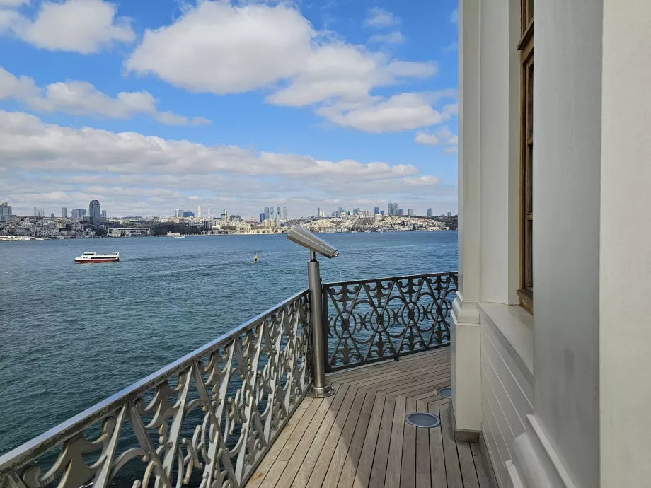 Вежа для дівчат