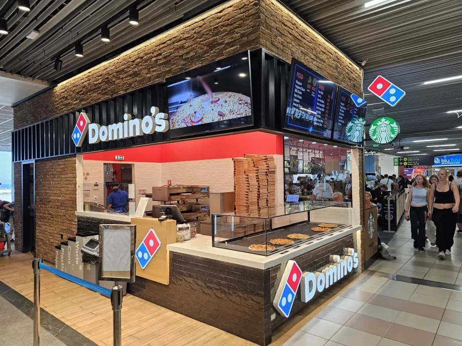 Domino's та Starbucks, транзитна зона