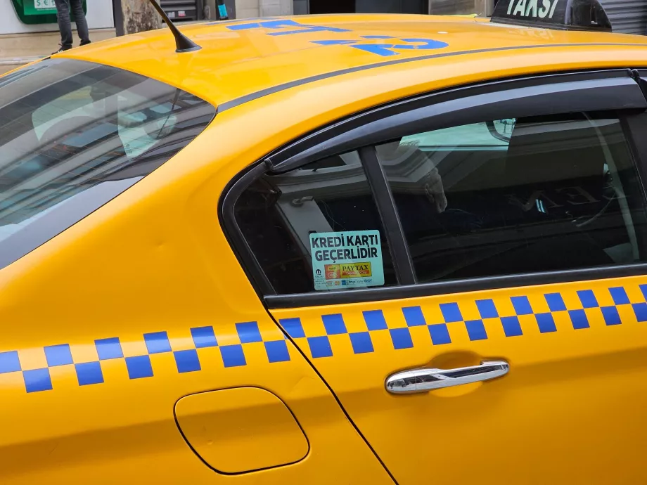 Можливість оплати карткою в таксі