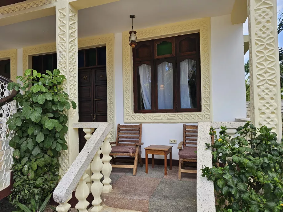 Тераса перед номером