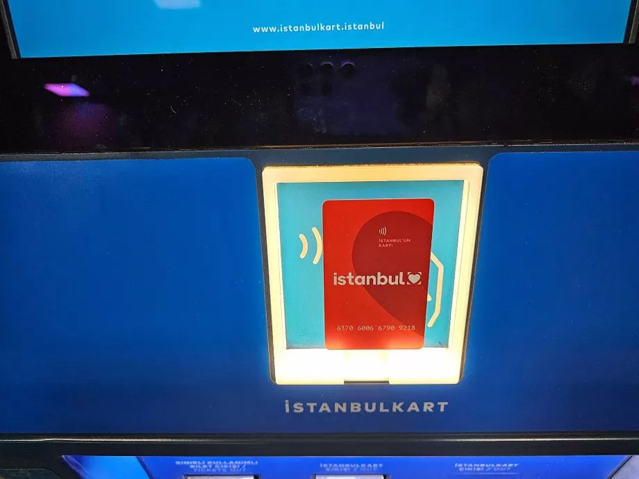 Автомат для підзарядки IstanbulKart