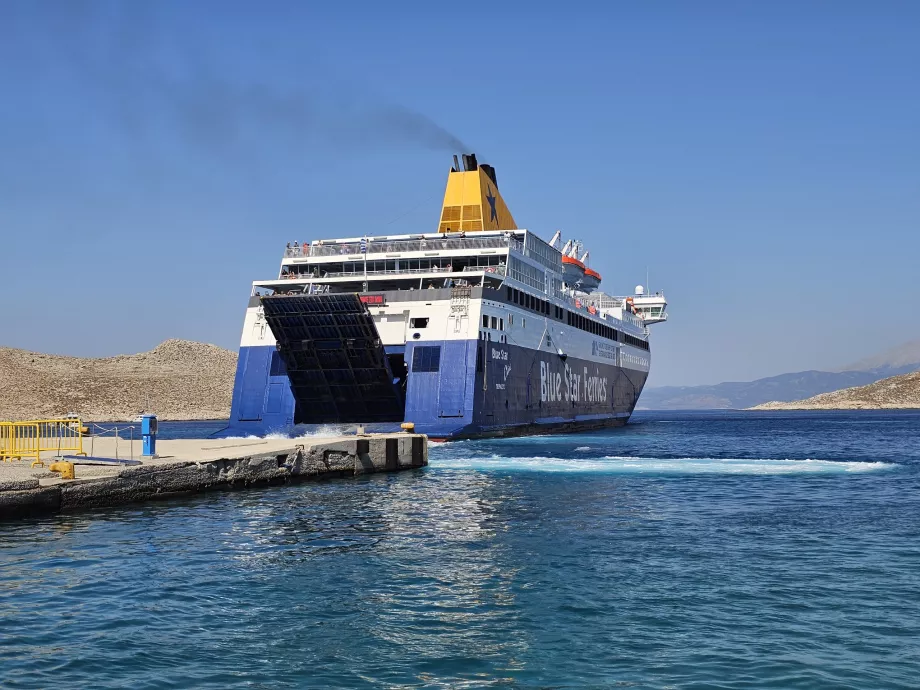 Корабель Blue Star Ferries