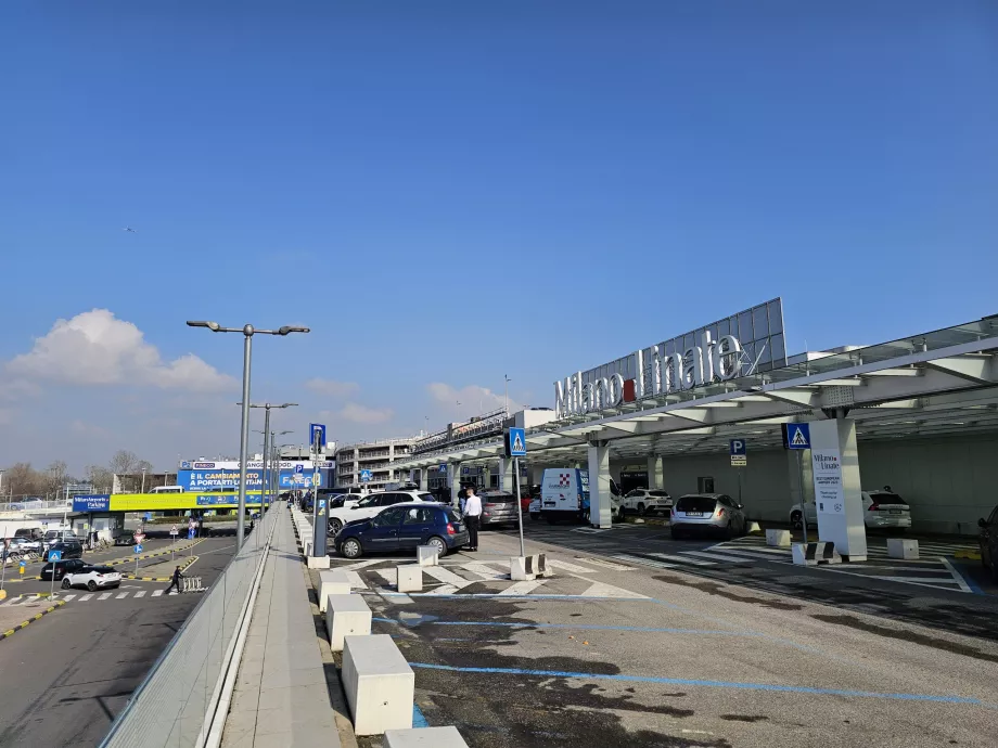 Термінал аеропорту Лінате