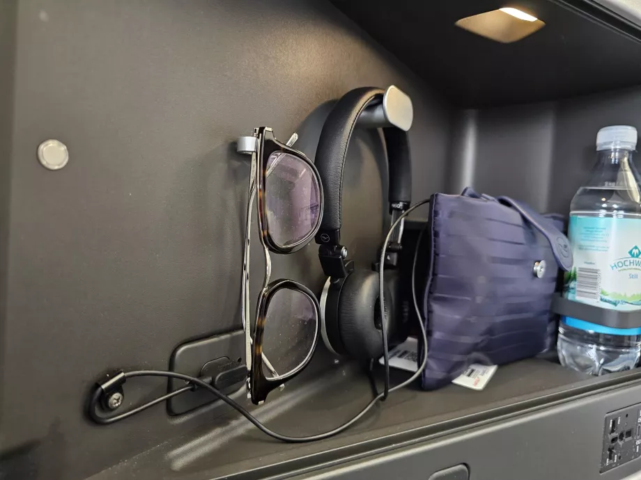 Тримач для окулярів