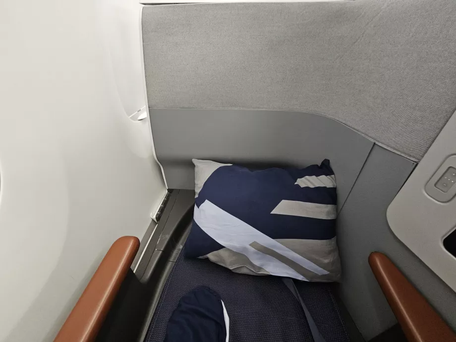 Подушка на розкладне ліжко