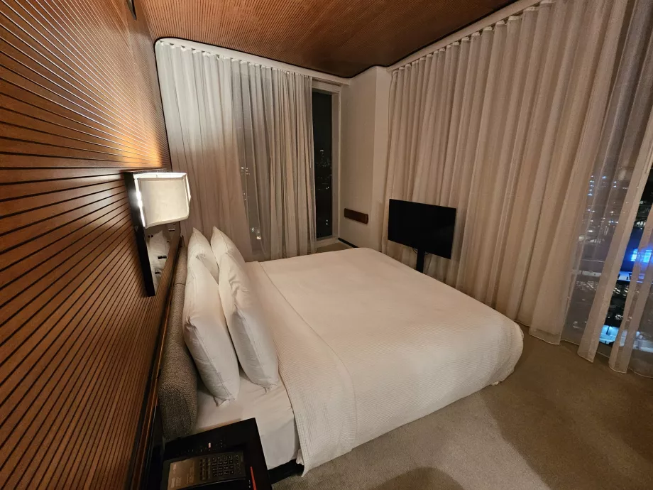 Кімната, ліжко