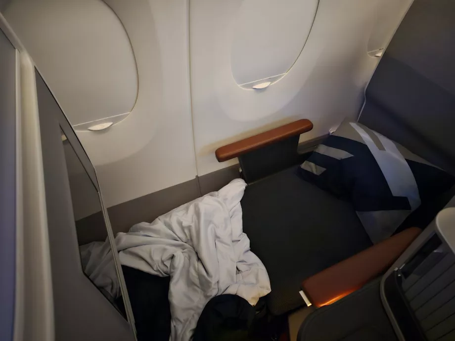 Диван розкладається в ліжко