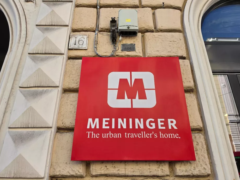 Готель Meininger Roma Termini