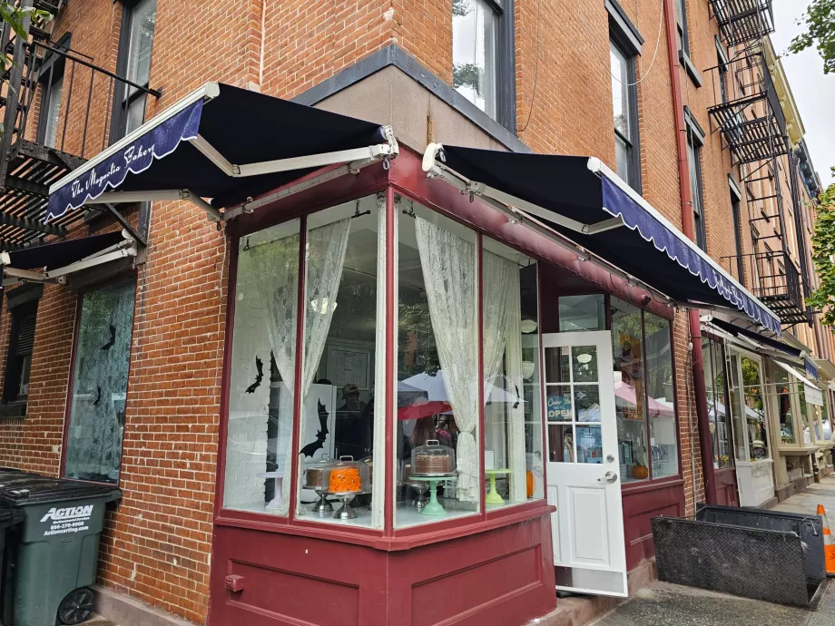 Вест-Віллідж, пекарня "Магнолія