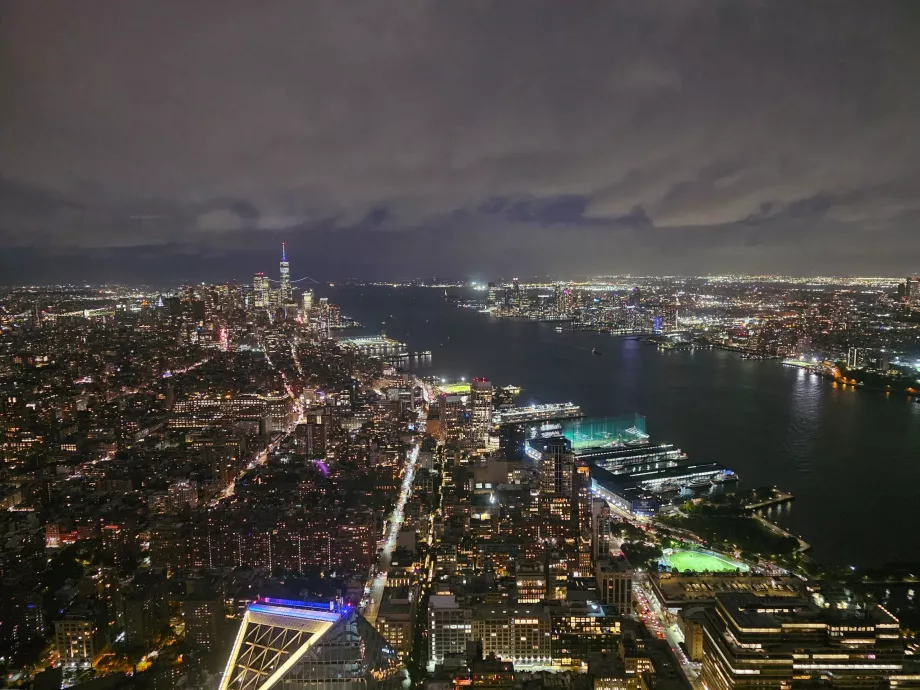 Нічний вид з "Краю"