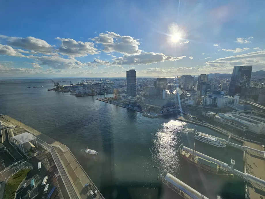 Вид з вежі порту Кобе