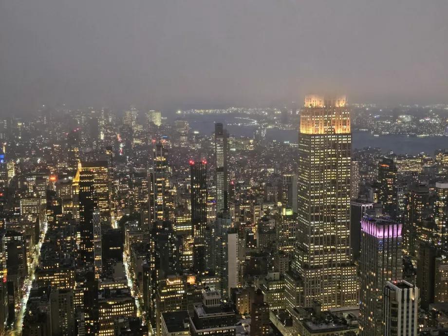 Summit One Vanderbilt, нічний краєвид