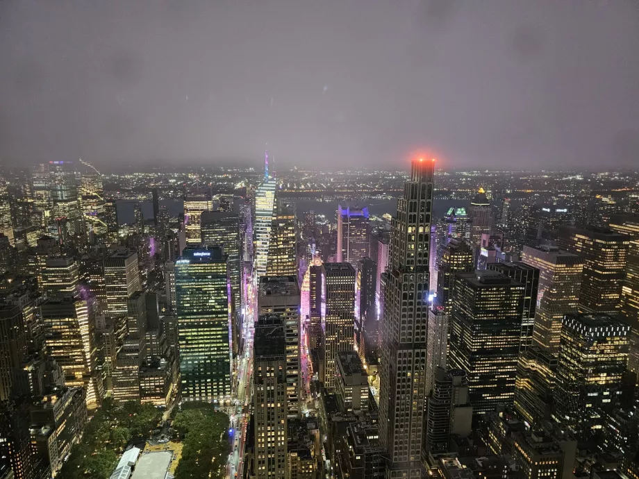 Summit One Vanderbilt, нічний краєвид