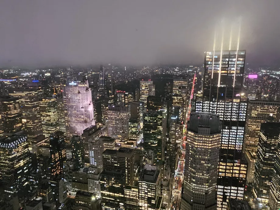 Summit One Vanderbilt, нічний краєвид