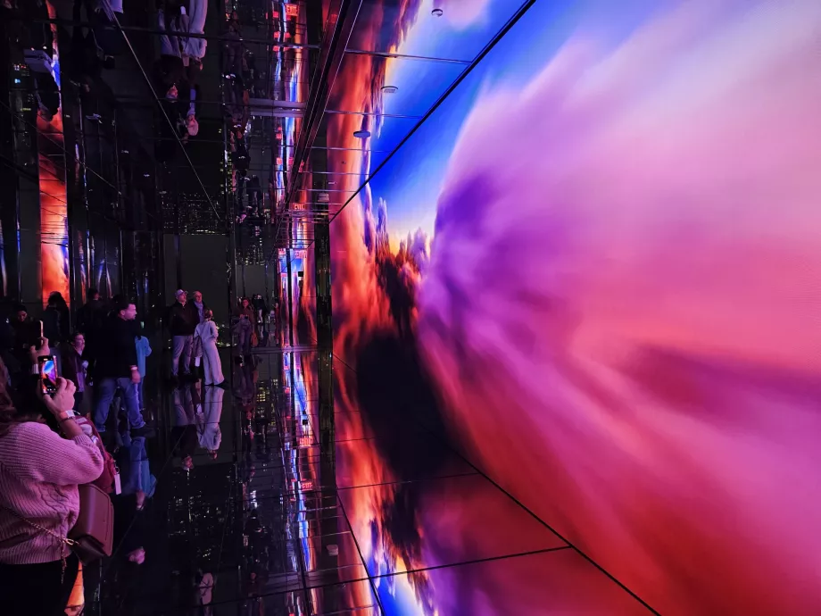 Самміт Один Вандербільт, показ