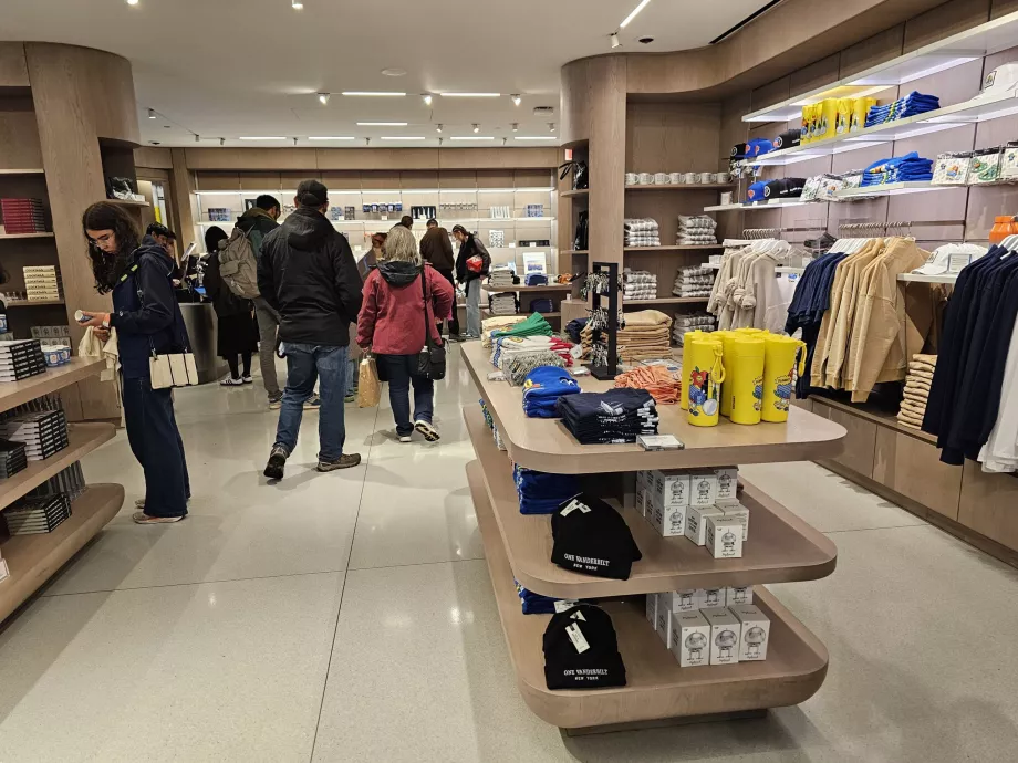 Summit One Vanderbilt, сувенірний магазин