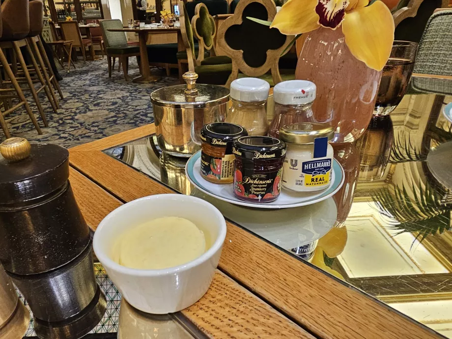 Мармелади та вершкове масло