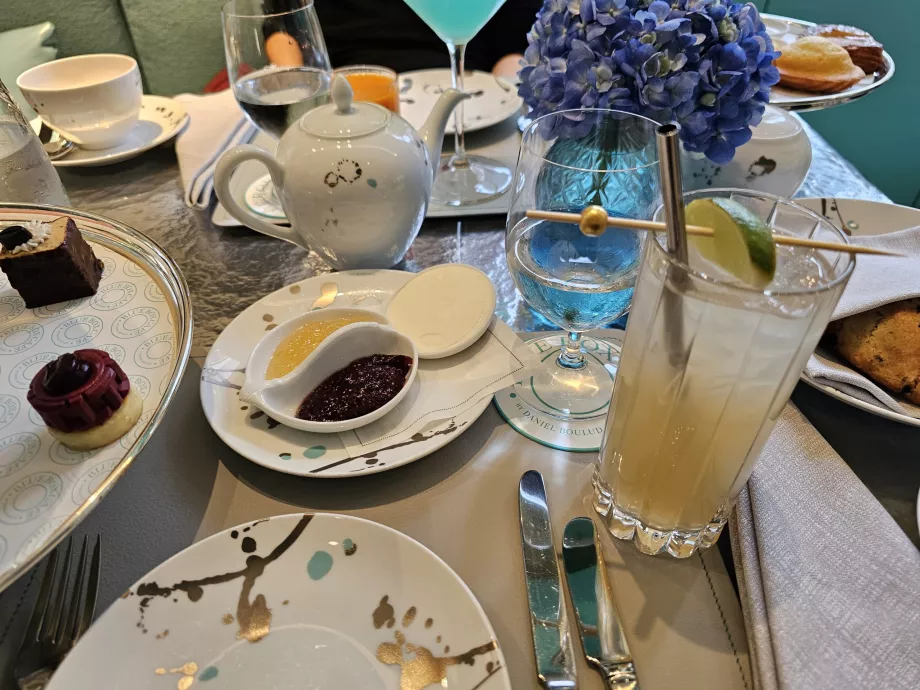 Blue Box, мармелад, вершкове масло та коктейль