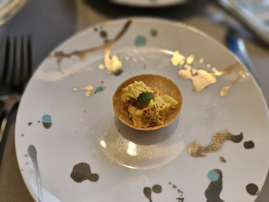 Синя коробка, одна закуска