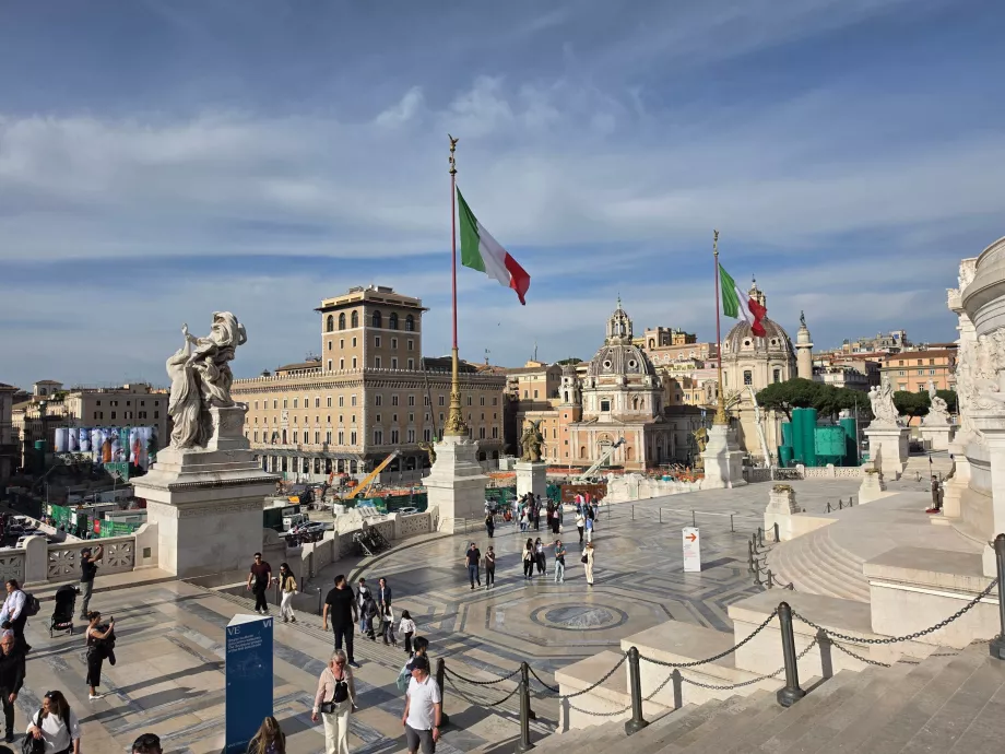 Altare della Patria, частина безкоштовно