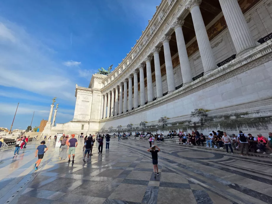 Altare della Patria, частина безкоштовно