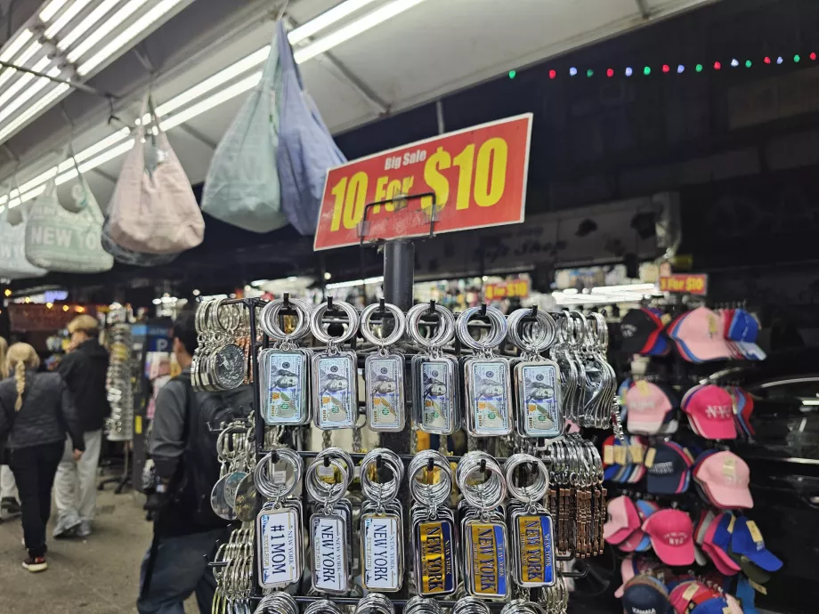 Китайський квартал, сувенірні крамниці