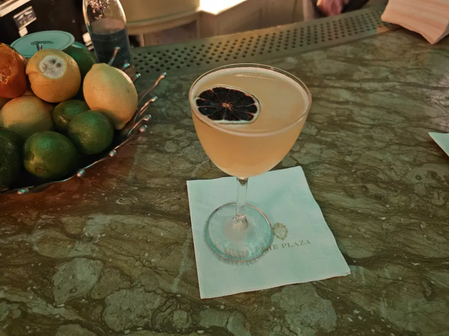 Коктейль у ресторані Palm Court