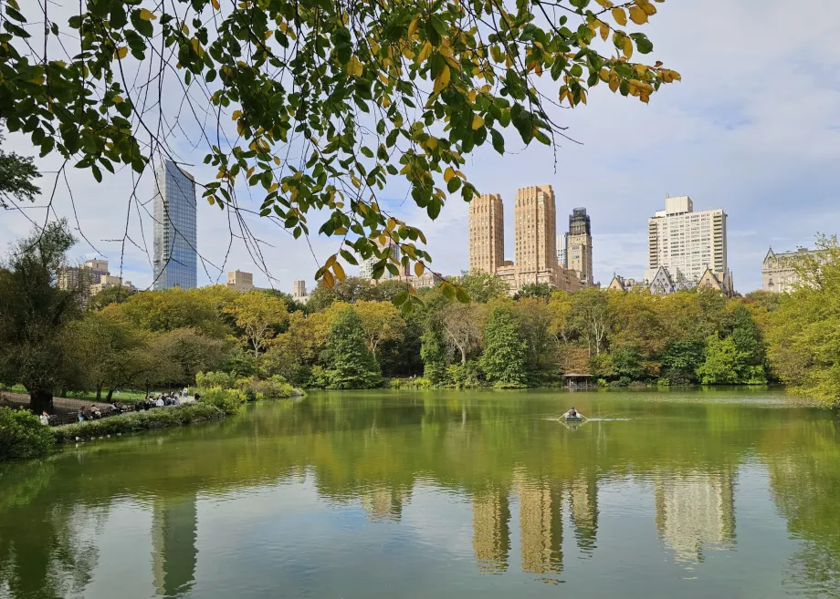 Озеро та горизонт Верхнього міста