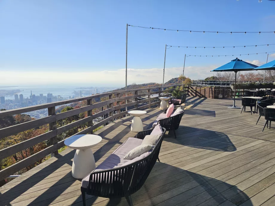 Теплиця в Nunobiki Herb Gardens