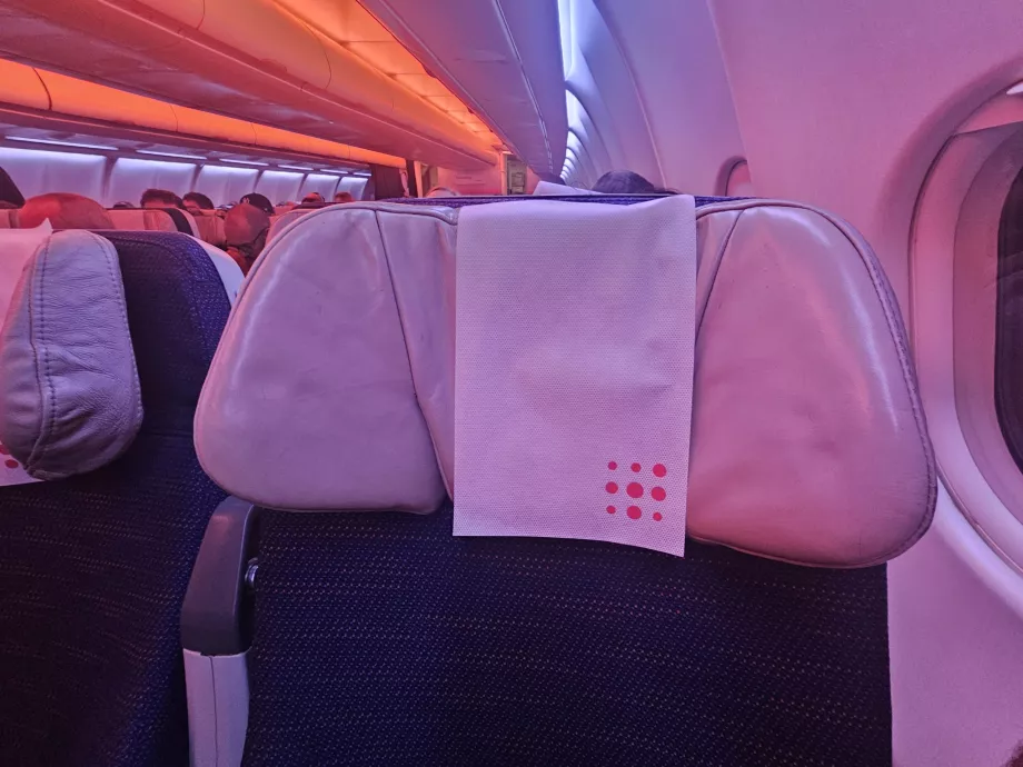 Регульований підголівник