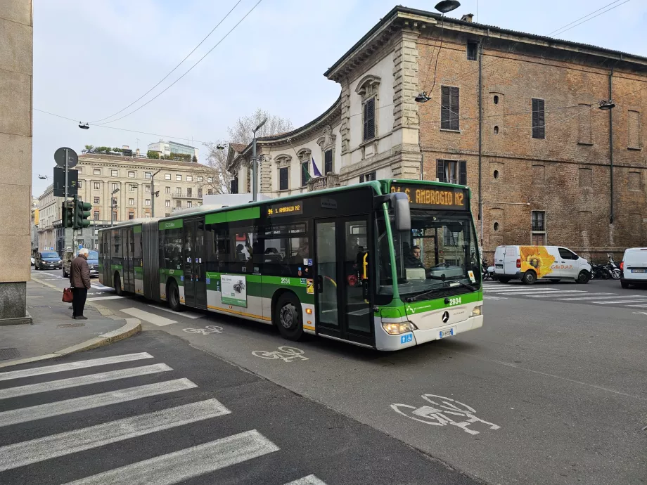 Міський автобус
