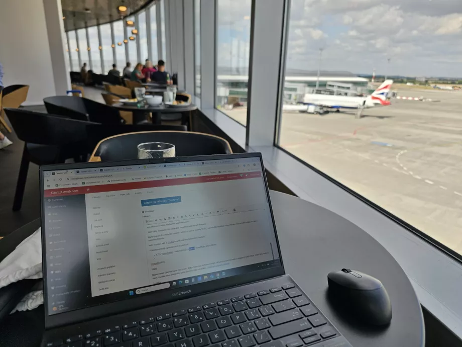 Робота в лаунжі Mastercard Lounge
