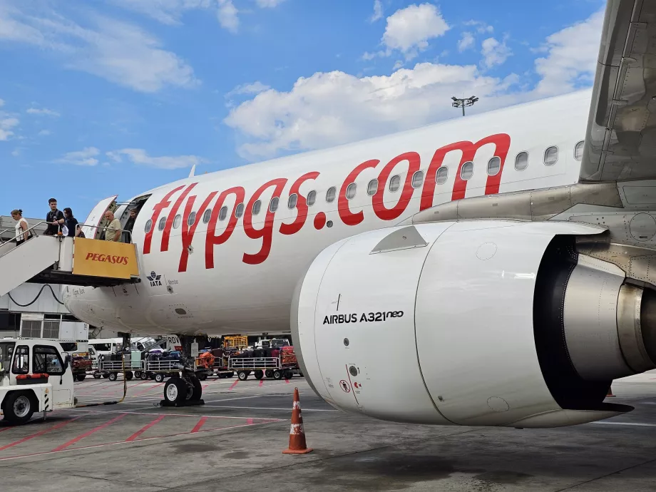 Висадка, авіакомпанія Pegasus, аеропорт SAW