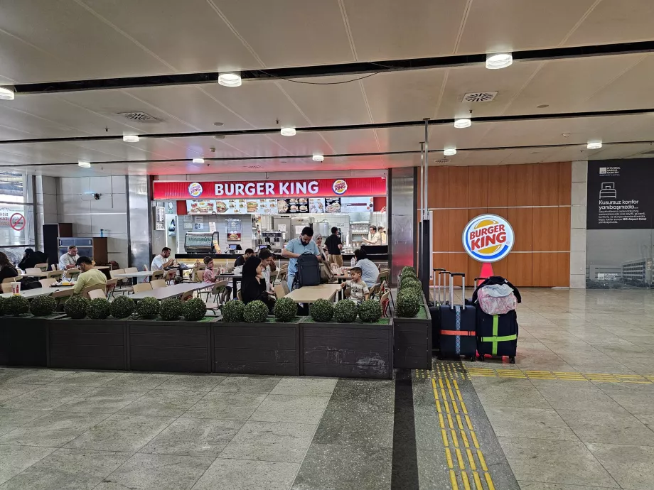 Burger King, зона прибуття громадського транспорту