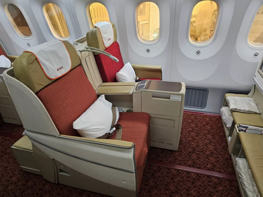 Місця бізнес-класу, Boeing 787