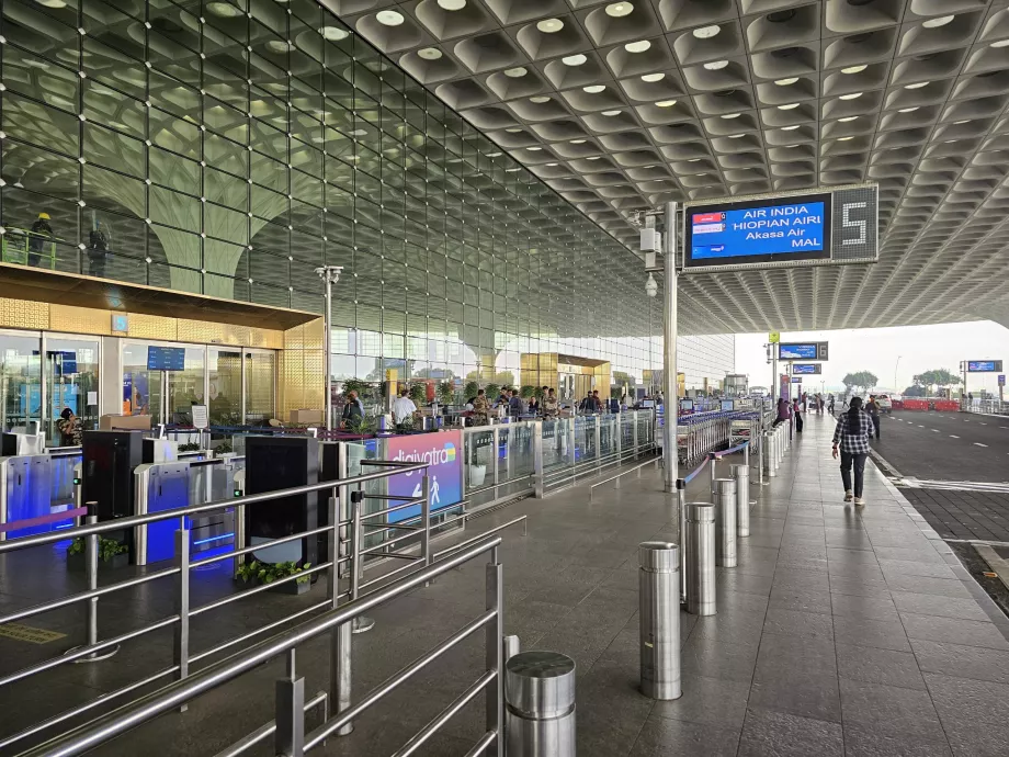 Перевірки перед входом в термінал