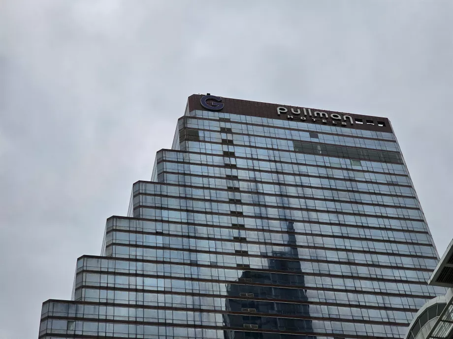Будівля готелю Pullman G